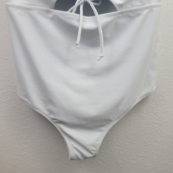 White One Piece Swimsuit With Front Keyhole - Picture 4 of 9